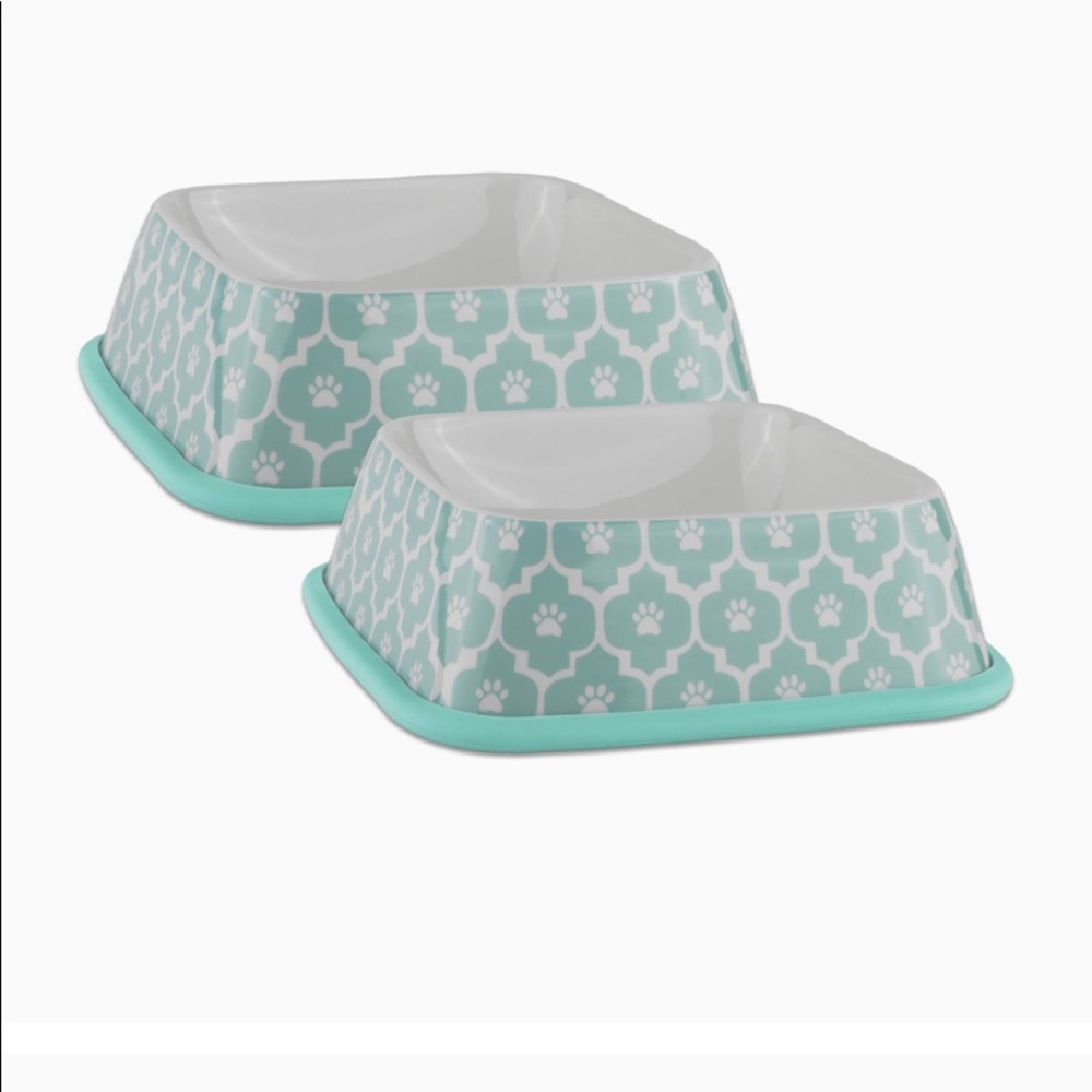 Bone Dry Lattice Collection pet bowl set.